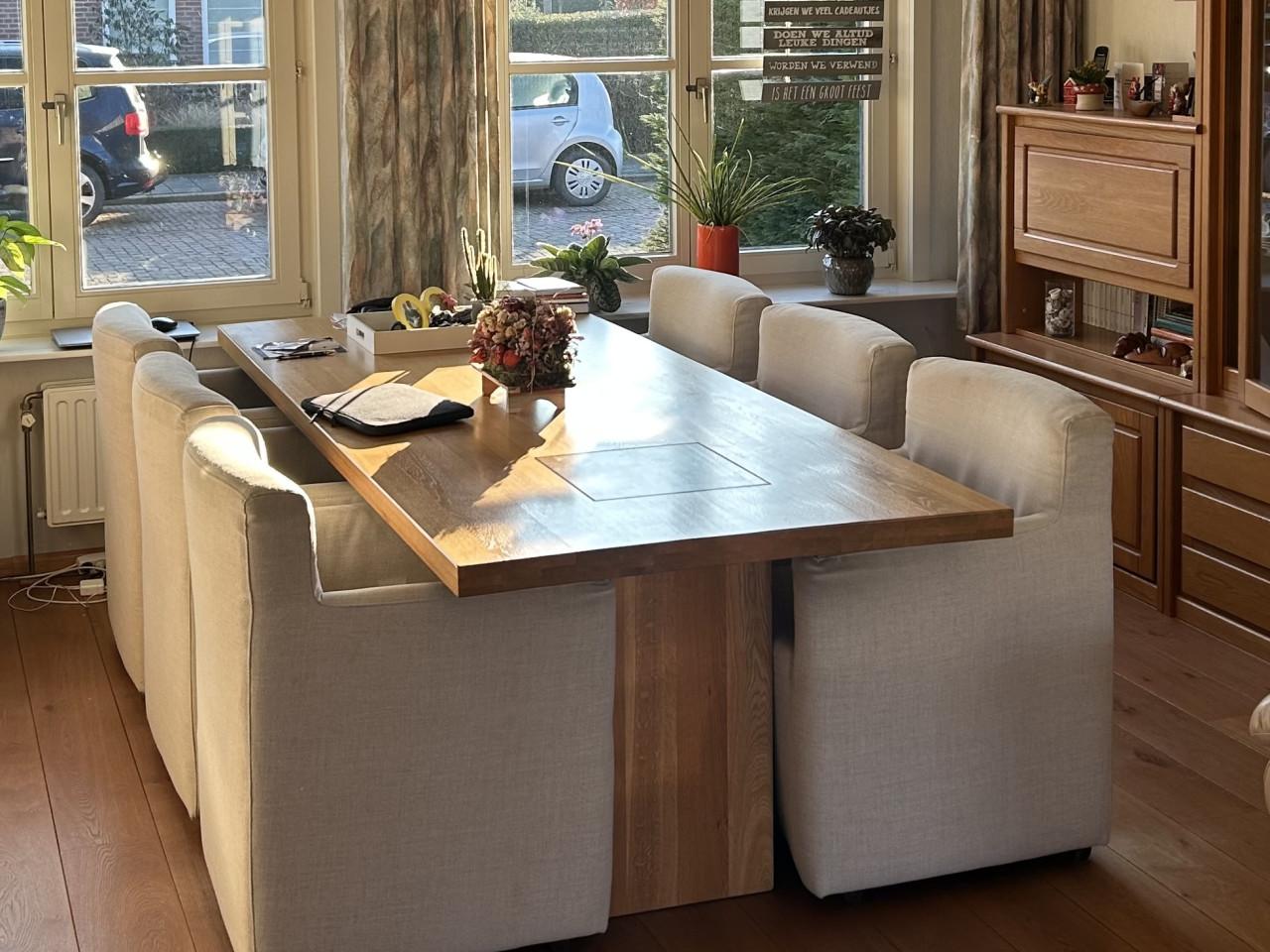 Eetkamer tafel massief eiken