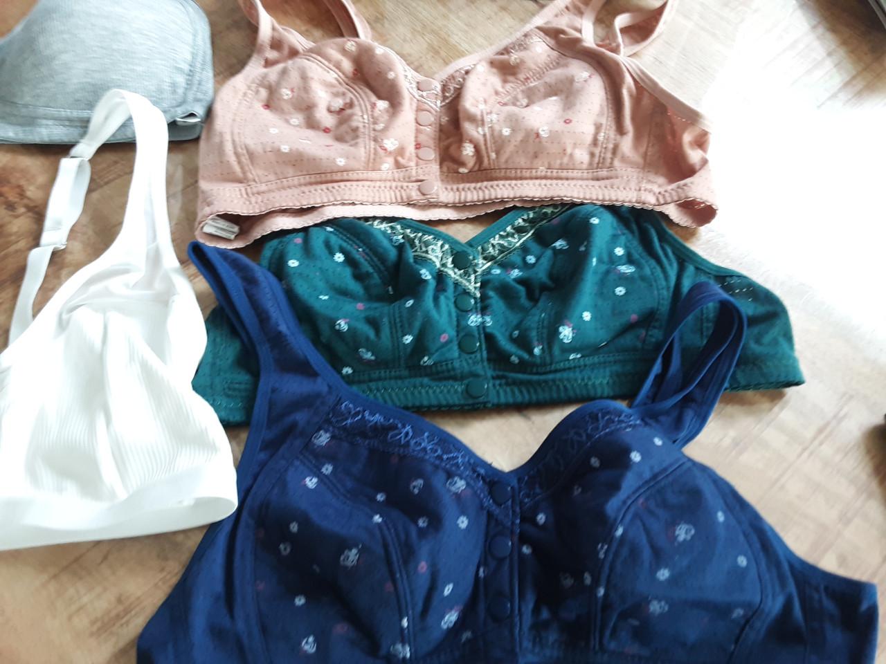 5 nieuwe BHs mt xL samen voor 5 euro