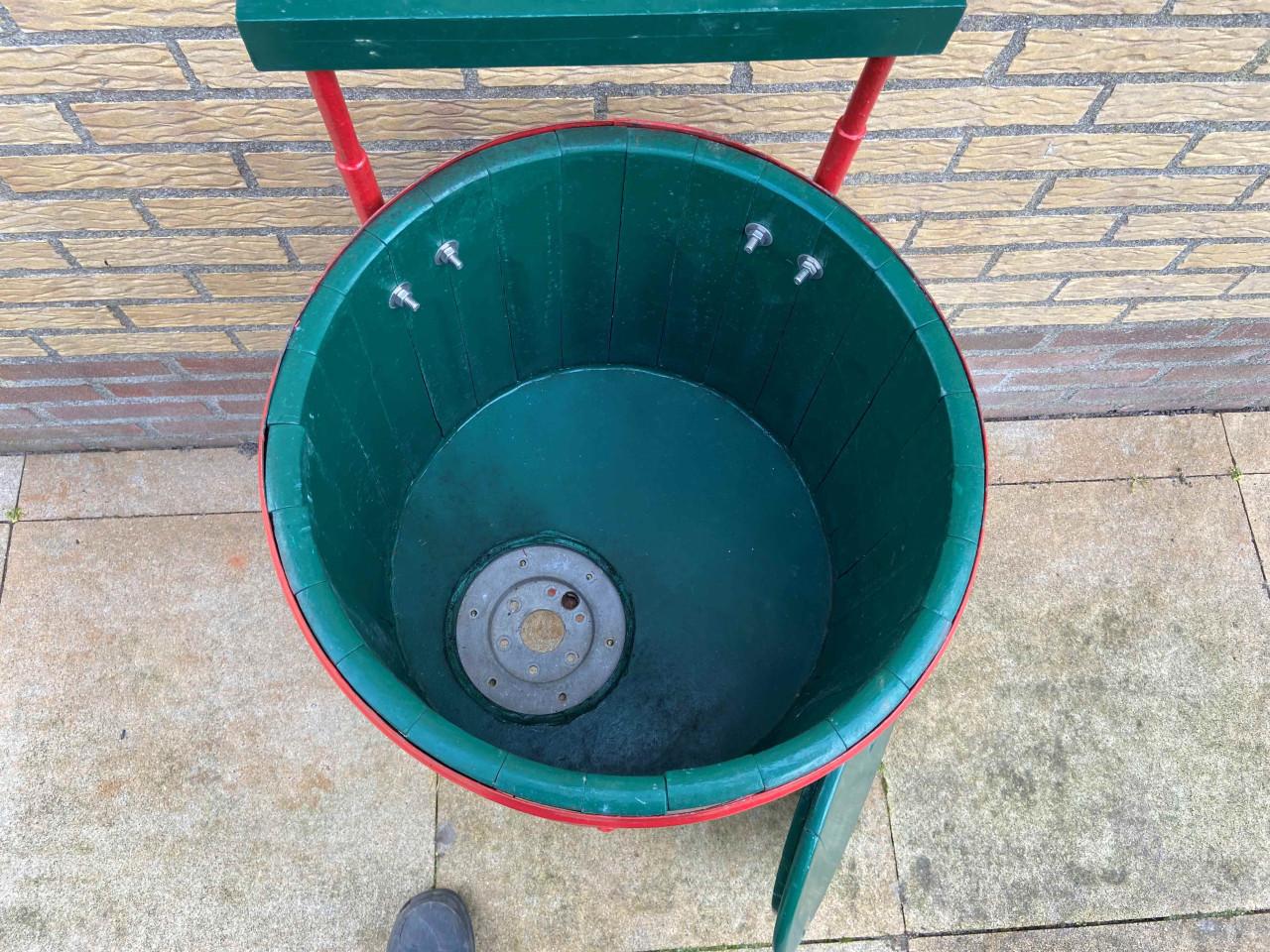 Ouderwetse houten wastobbe