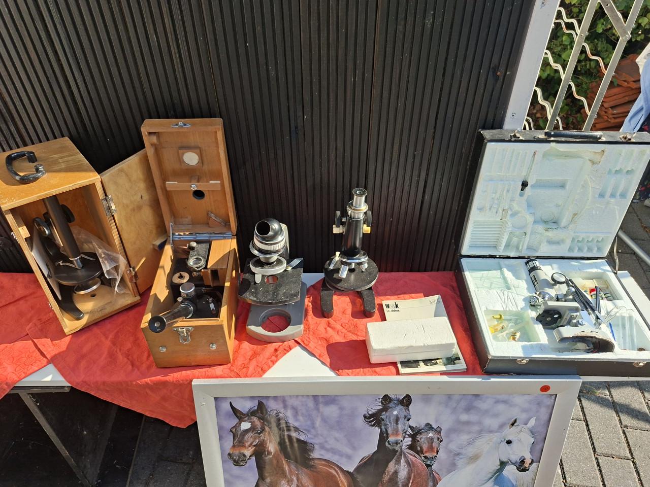 Antiek, brocante, vintage rommelmarkt spullen. Heel veel, goed en voordelig