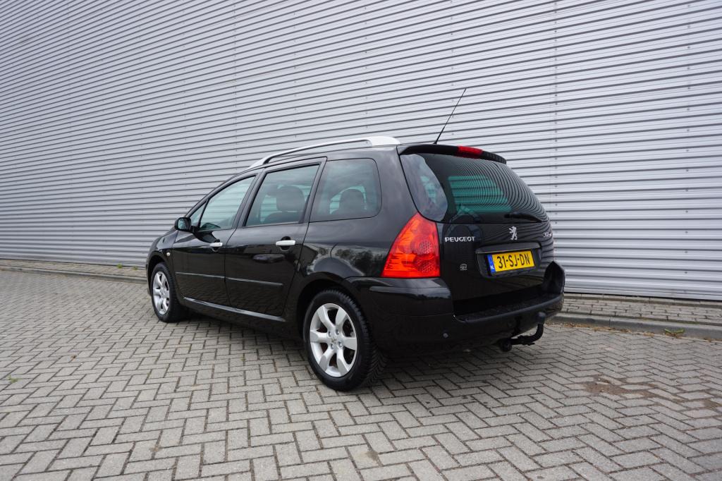 Peugeot 307 sw 1.6-16v griffe climate / cruise / pano / leder / parkeers. /