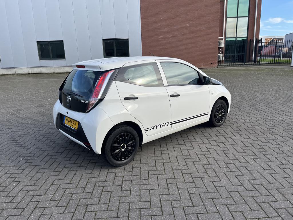 Toyota Aygo 1.0 vvt-i x-now