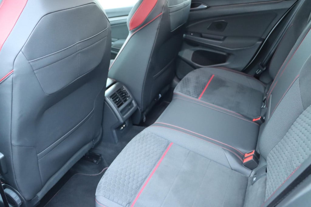 Volkswagen Golf gti 2.0 tsi clubsport 300pk dsg7