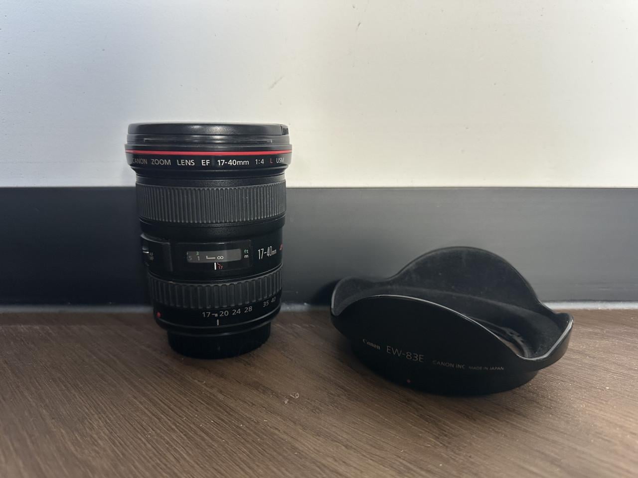 Canon EF 17-400mm F/4 L USM met zonnekap