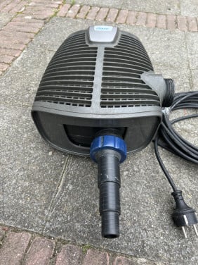 Te koop oase eco primium 8000 sterke en zuinige Vijverpomp en 8000 lpu
