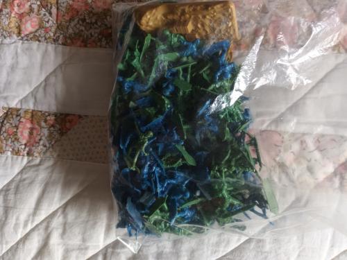 Kleine soldaatjes en kleine legerautootjes etc, voor modelbouw