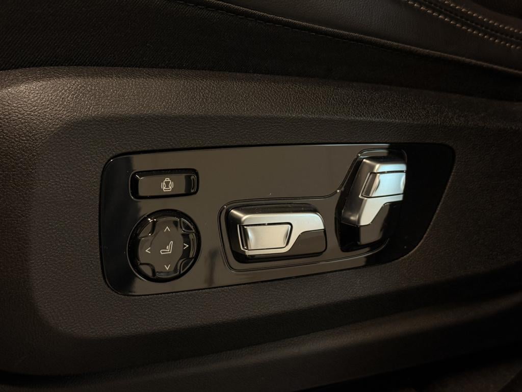 BMW X5 xdrive50e m-sport | carbon | pano | memory | stoelverwarming / verko