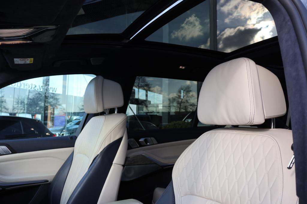 BMW X7 xdrive40i 6p. l 340 pk l panodak skylounge l laser l head-up l 3500 