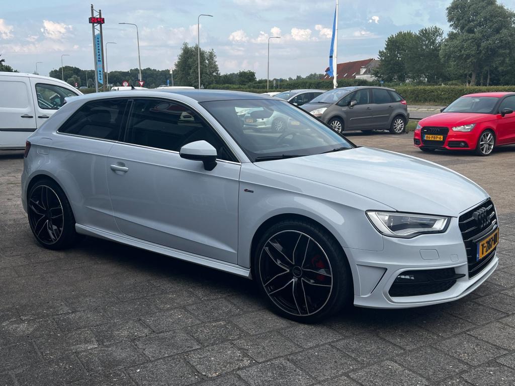 Audi A3 1.4 tfsi s-line ambition, div. extra's