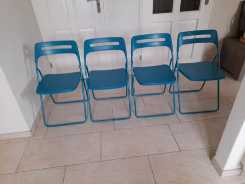 4 Klapstoeltjes ( z.g.a.n.)