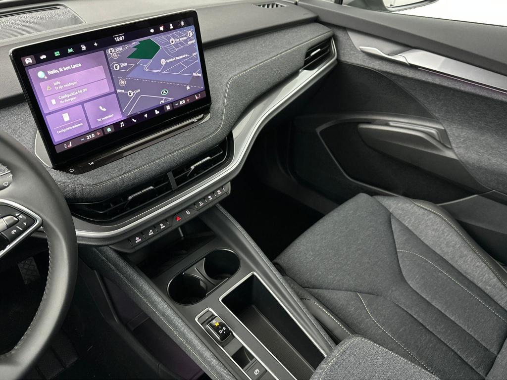 Skoda Elroq business edition tour elektromotor 210 kw / 286 pk