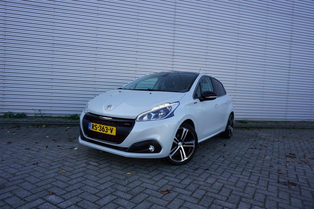 Peugeot 208 1.2 puretech gt-line airco / navi / cruise / camera / pano / ca