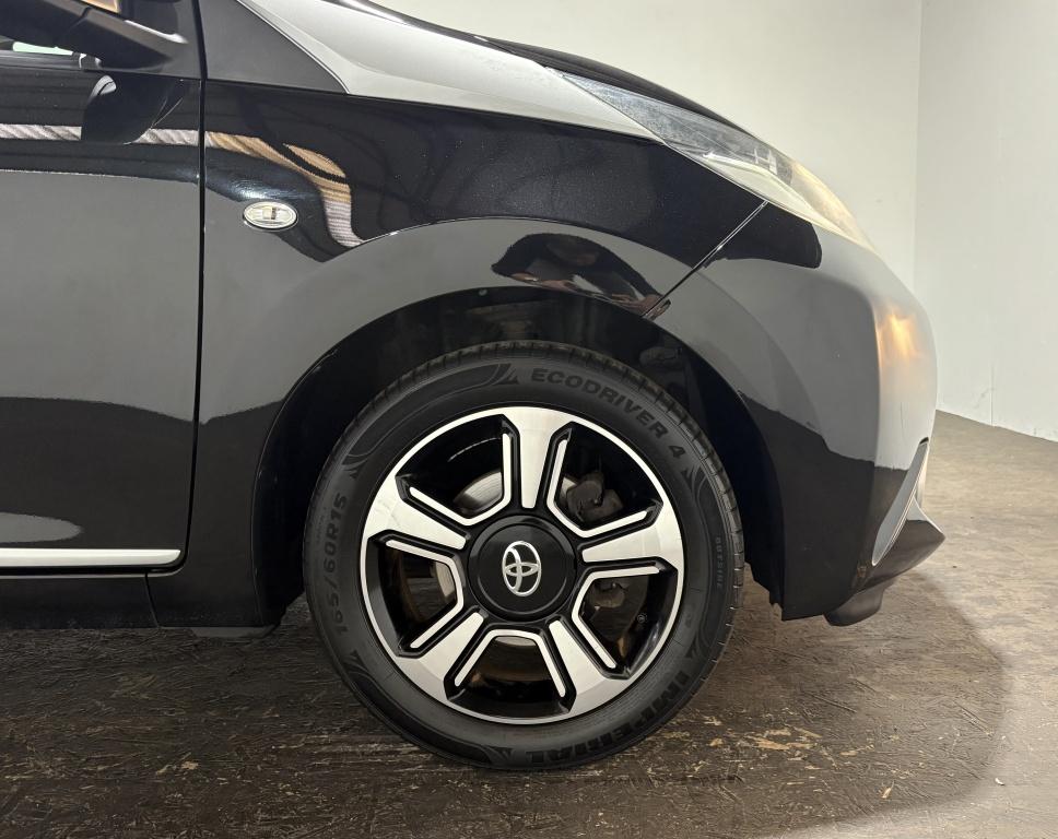 Toyota Aygo 1.0 vvt-i x-clusiv | clima | camera |