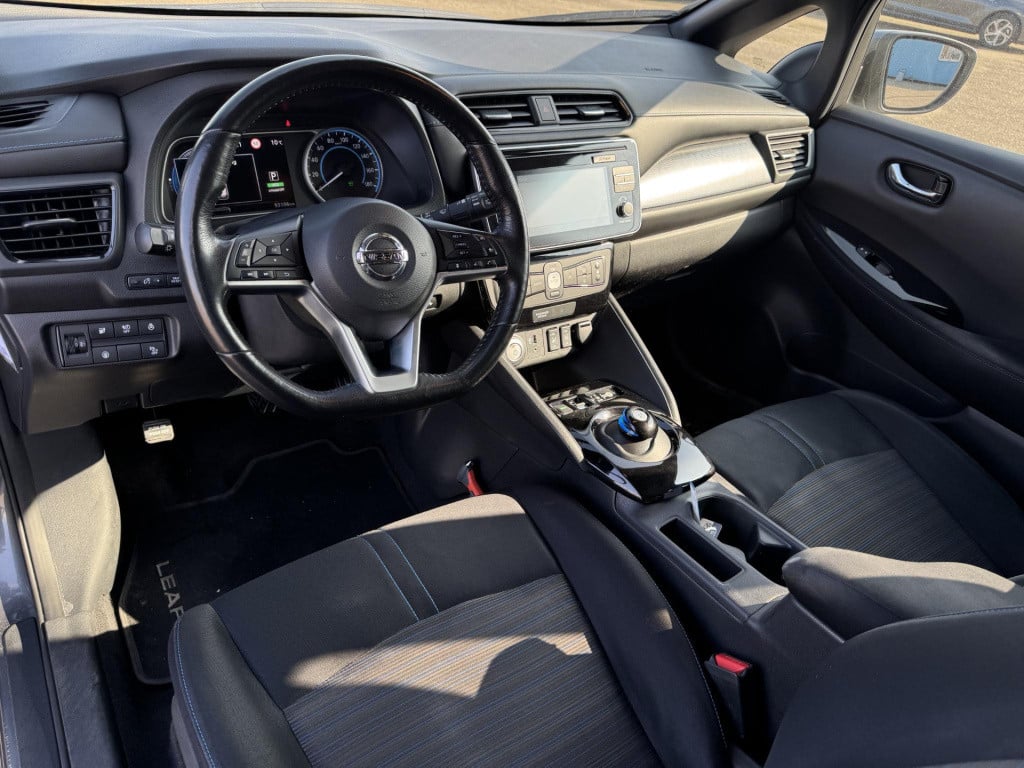 Nissan Leaf n-connecta 40 kwh | navigatie | 360° camera | stuur- + stoelver