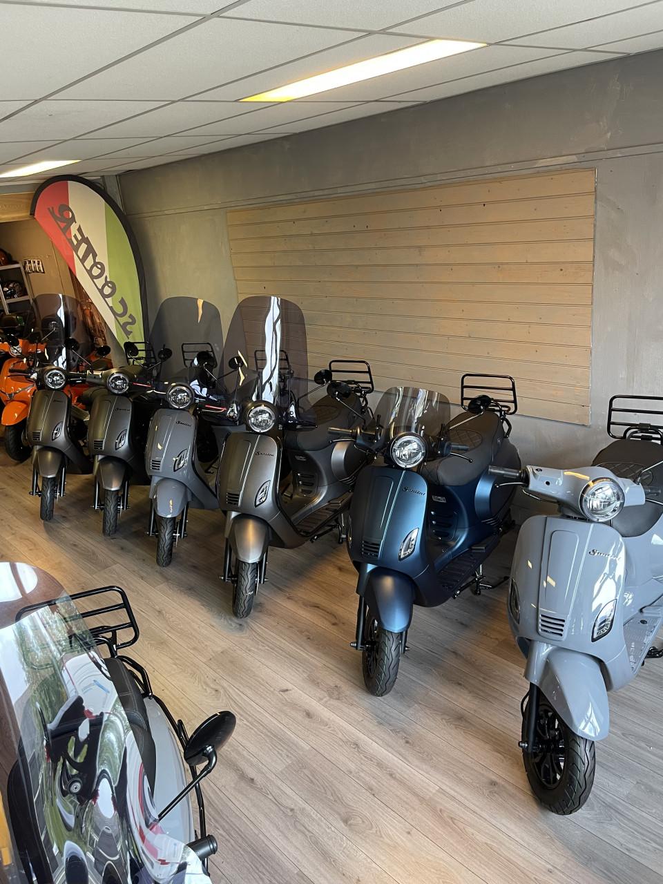Scooterpromo Goes | Grote voorraad nieuwe SANTINI scooters