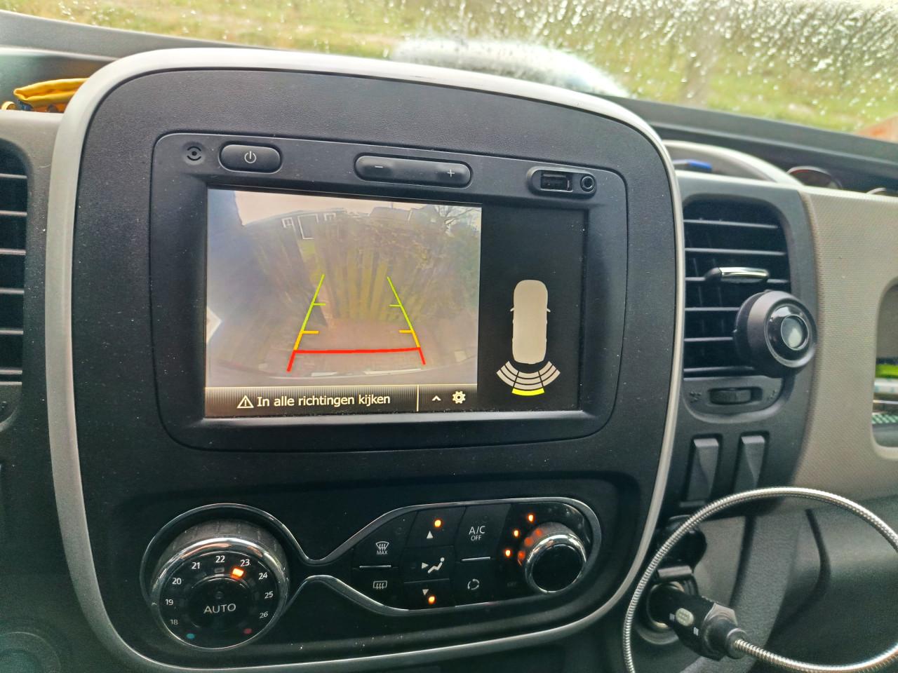 Renault Trafic 1.6 dci airco, navigatie, cr.control