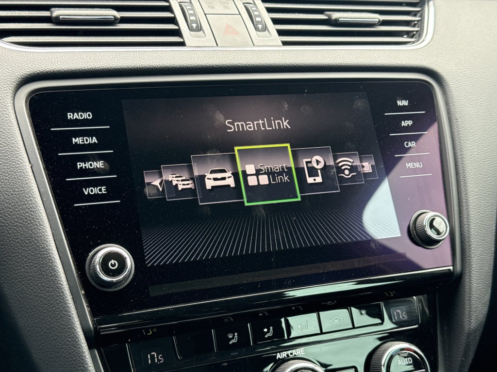 Skoda Octavia combi 1.0 tsi ambition business | nl-auto | navi | carplay | 
