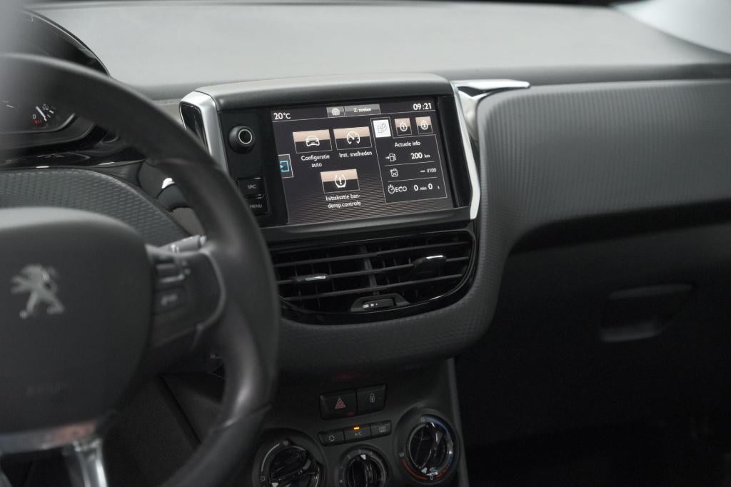 Peugeot 2008 puretech 110 blue lion | trekhaak | apple carplay | panoramada