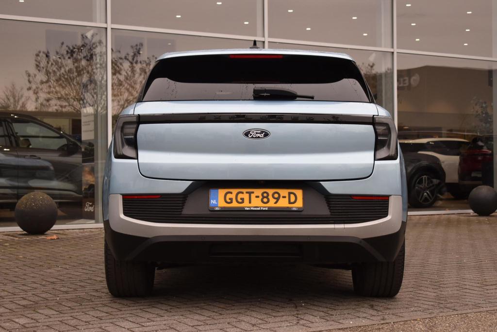 Ford Explorer premium extended range rwd 77 kwh | panoramadak | climate con