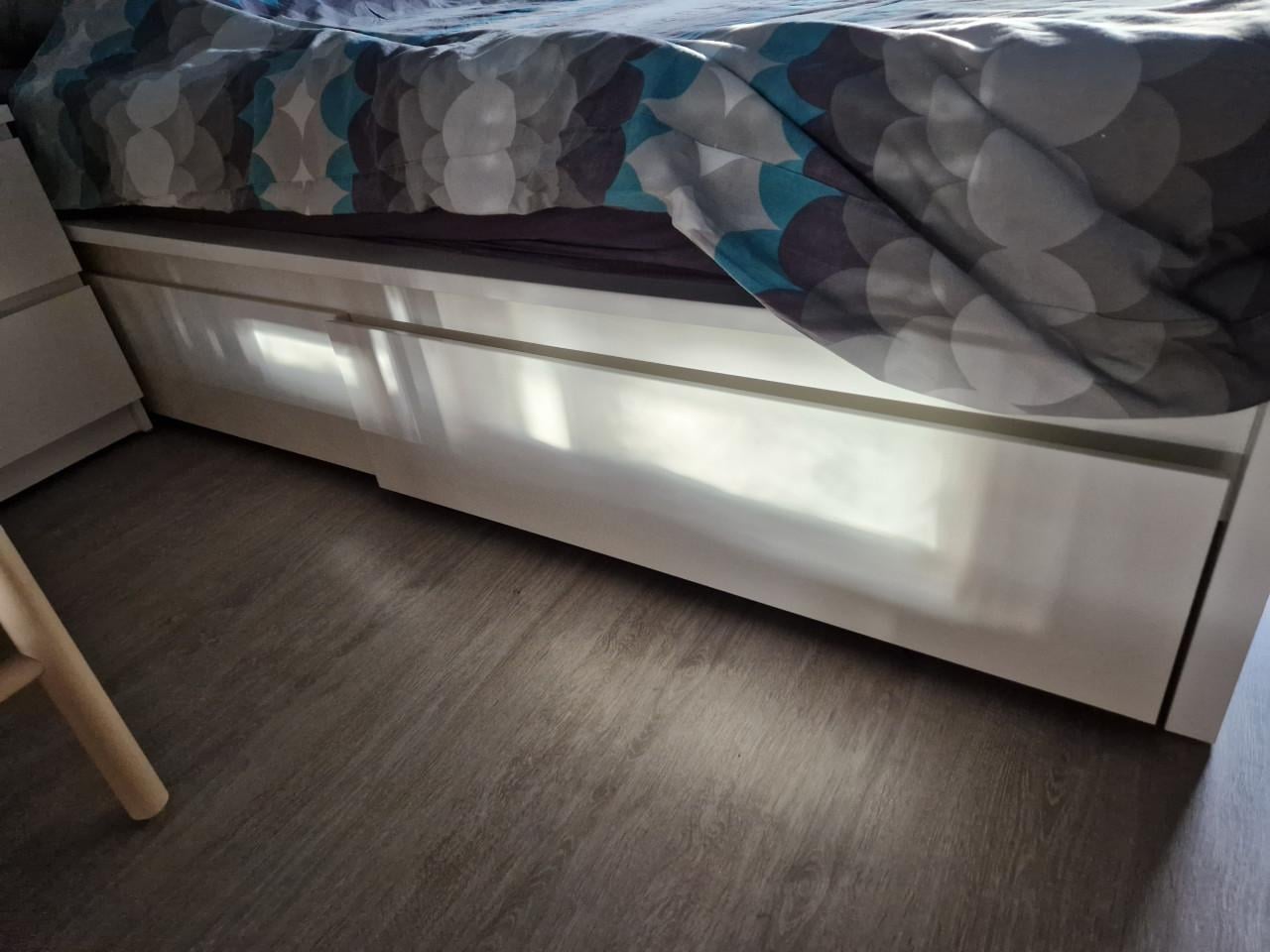 Bed & nachtkastjes Malm