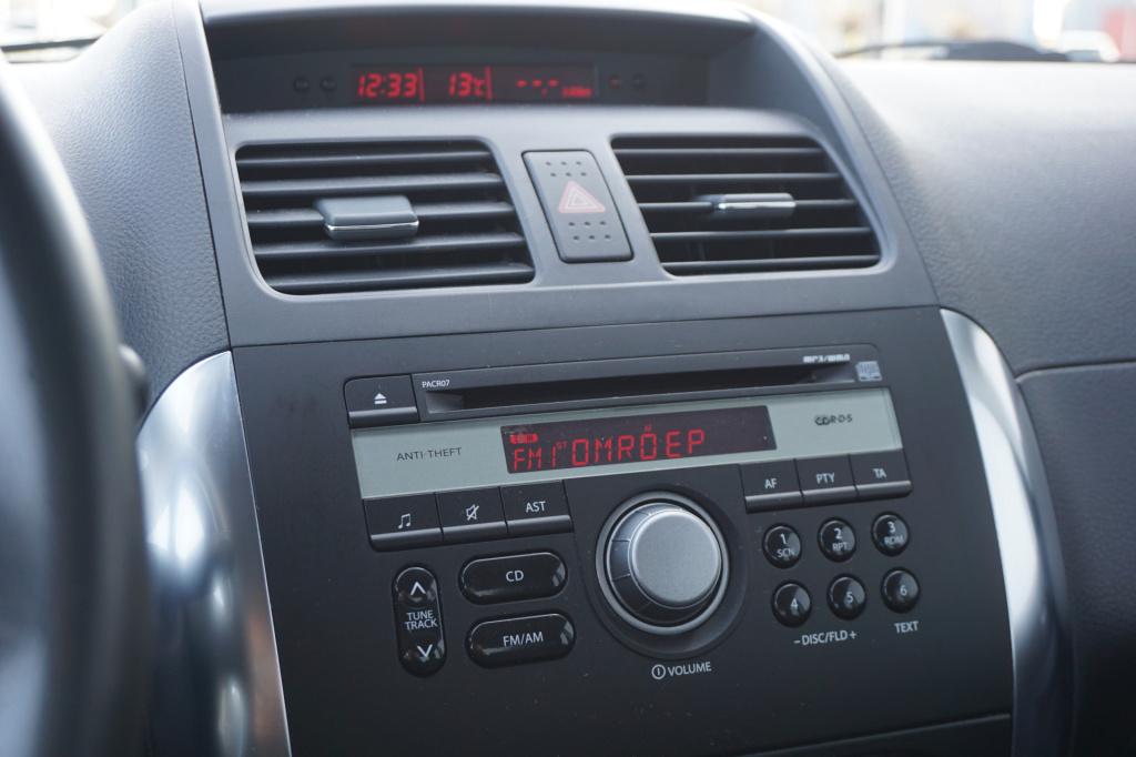 Suzuki Sx4 1.6 exclusive airco / elektr. ramen / trekhaak / lm velgen / nap