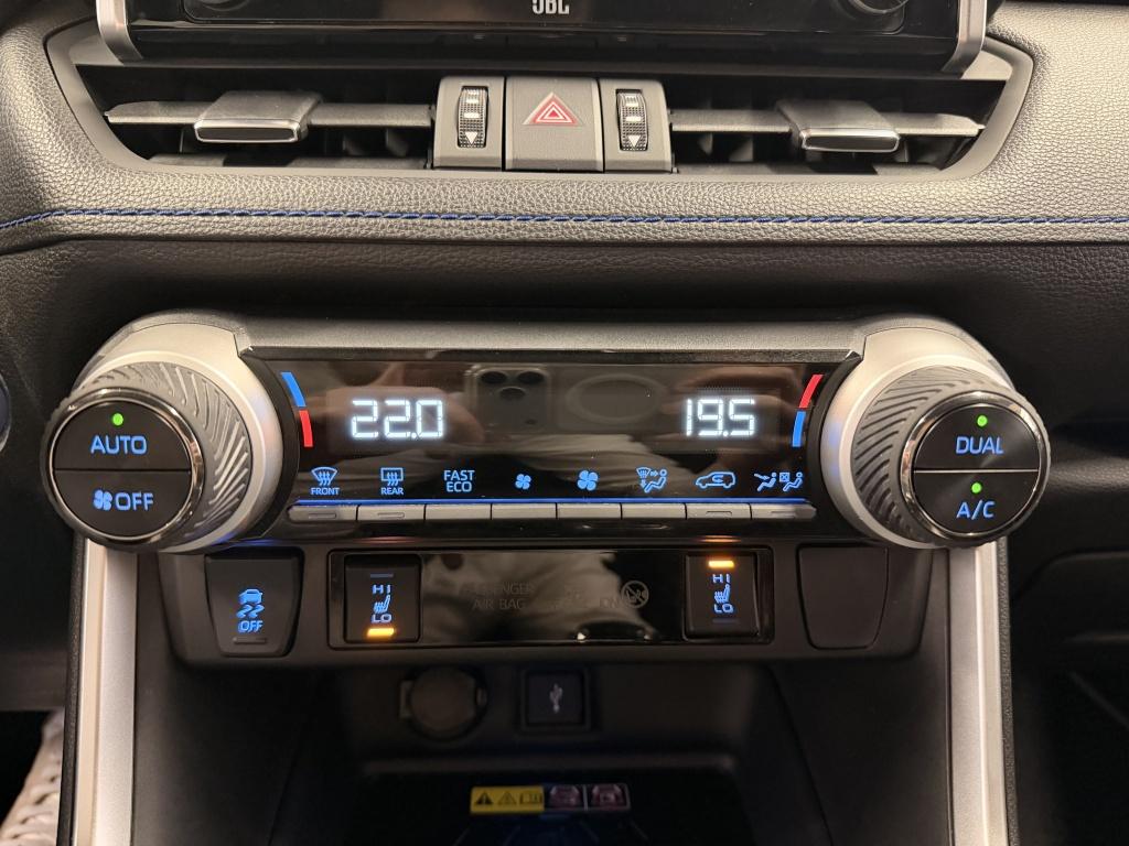Toyota Rav4 2.5 hybrid awd bi-tone| jbl| achtr.camera| adapt.cruise