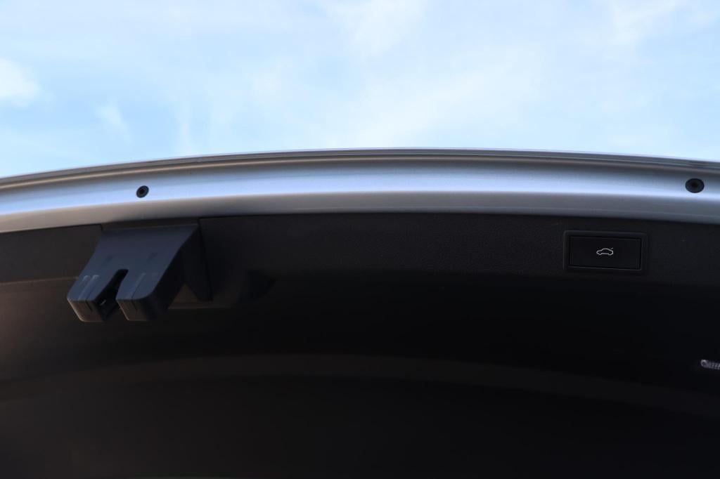 Skoda Superb combi 1.4 tsi iv laurin & klement 218pk dsg6 | soh 96,9% |