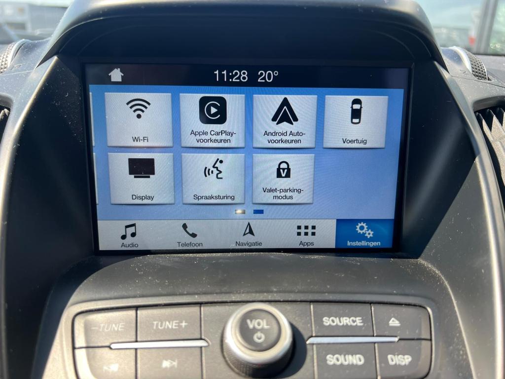 Ford Kuga 1.5 ecoboost 150pk 2wd st line ,panodak , trekhaak , carplay