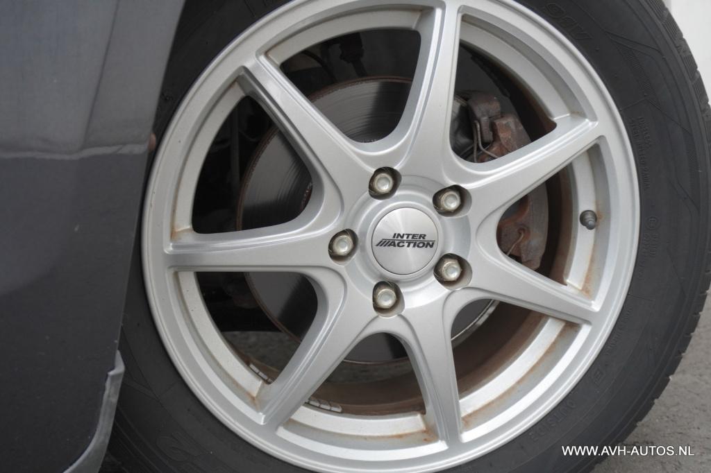 Ford Focus 1.6-16v trend automaat