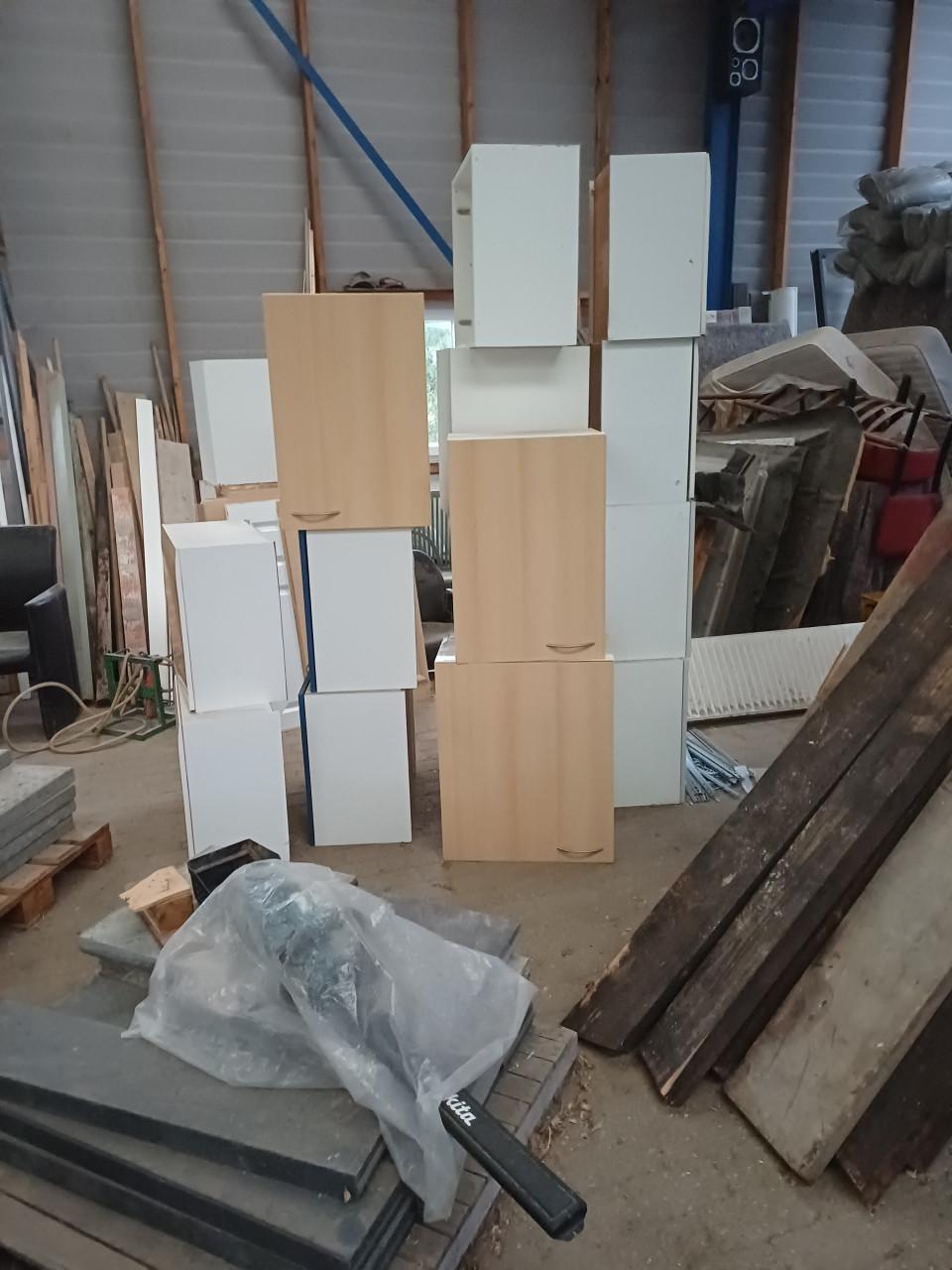 Te koop diverse keukenblokken en keukenkastjes