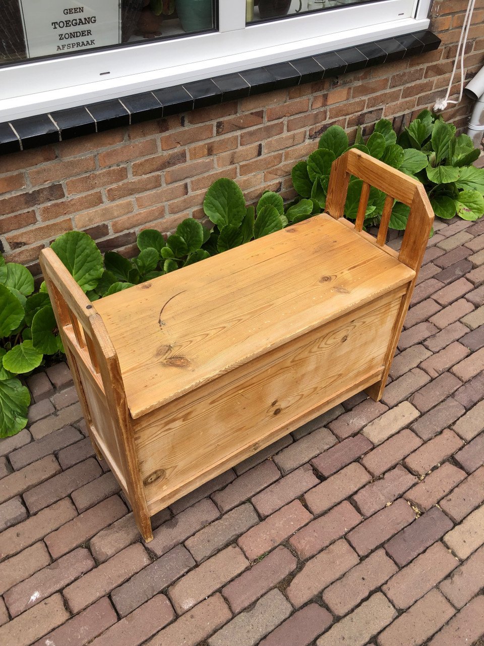 Grenenhout bankje.