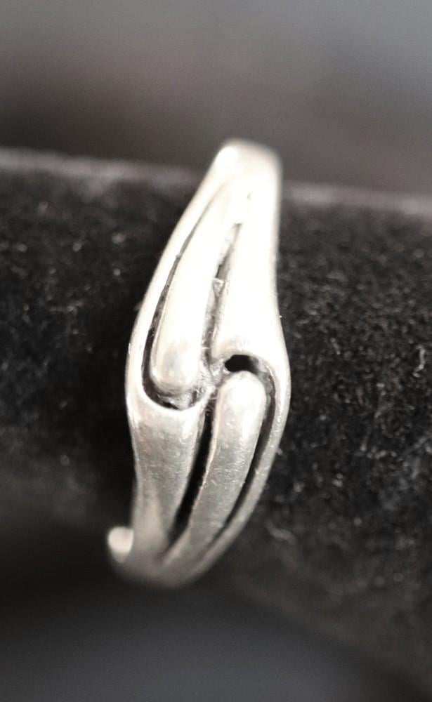 Zilveren Damesring ( gemerkt )