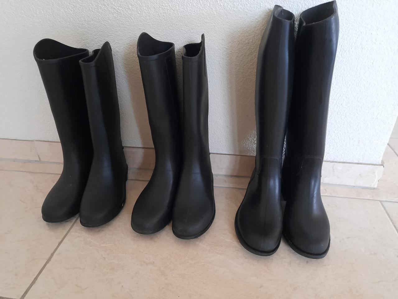 Paardrijlaarzen  maten 34 - 35 - 37 (in goede nette staat )