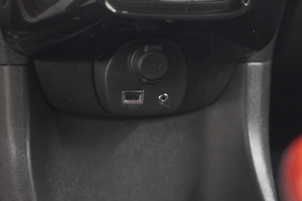 Peugeot 108 1.0 e-vti allure top! | elektrisch vouwdak | trekhaak | camera 
