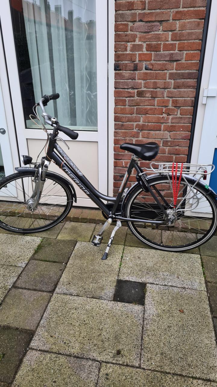 Dames fiets 28inch-met 7 versnellingen- Fr.maat 56cm-Slot AXA