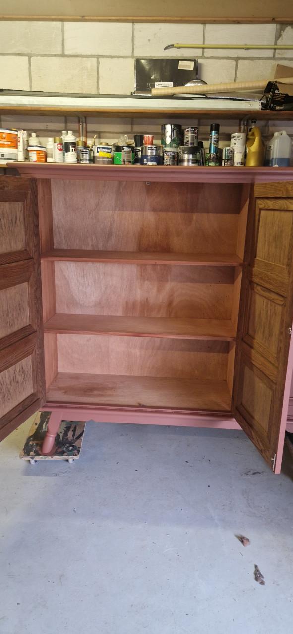 Gave eiken kast in koper bruine kleur