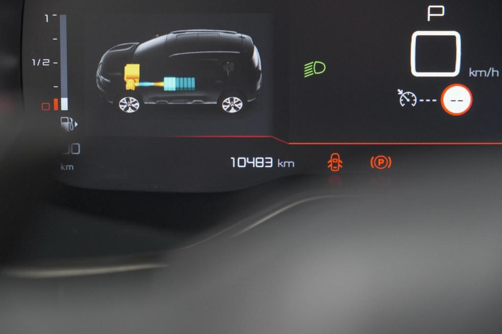 Citroen C5 Aircross 1.2 hybrid 136 plus | camera | navigatie | parkeersenso