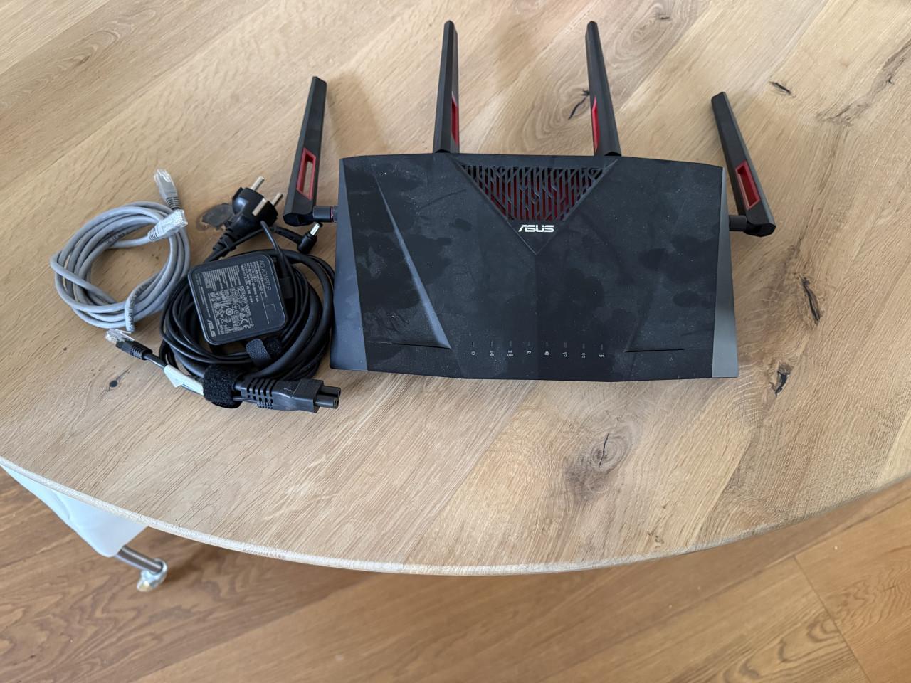 Router ASUS RT-AC88U