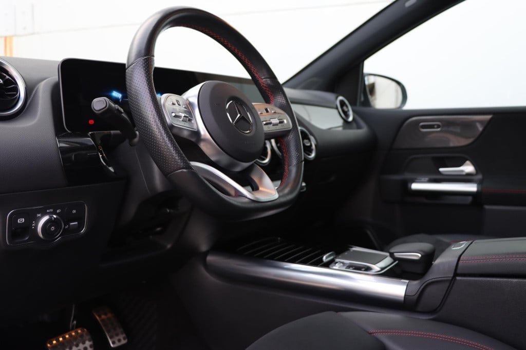 Mercedes-Benz B-Klasse 180 business solution amg
