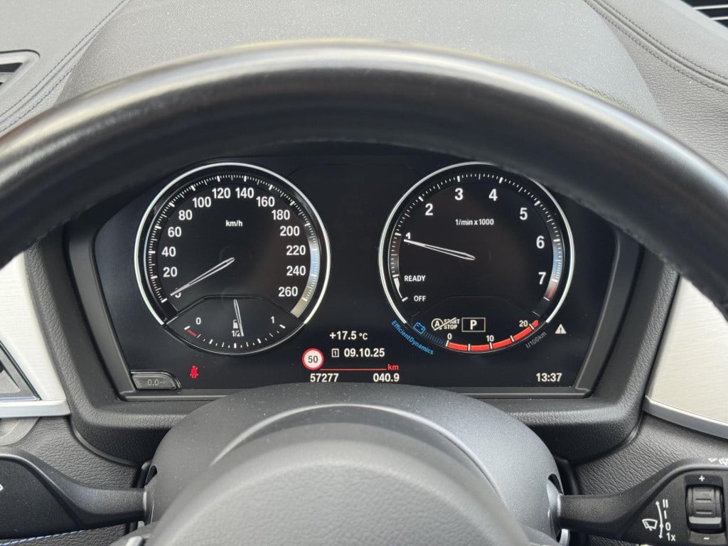 BMW X1 sdrive18i high executive m sport | trekhaak afneembaar | sportstoele