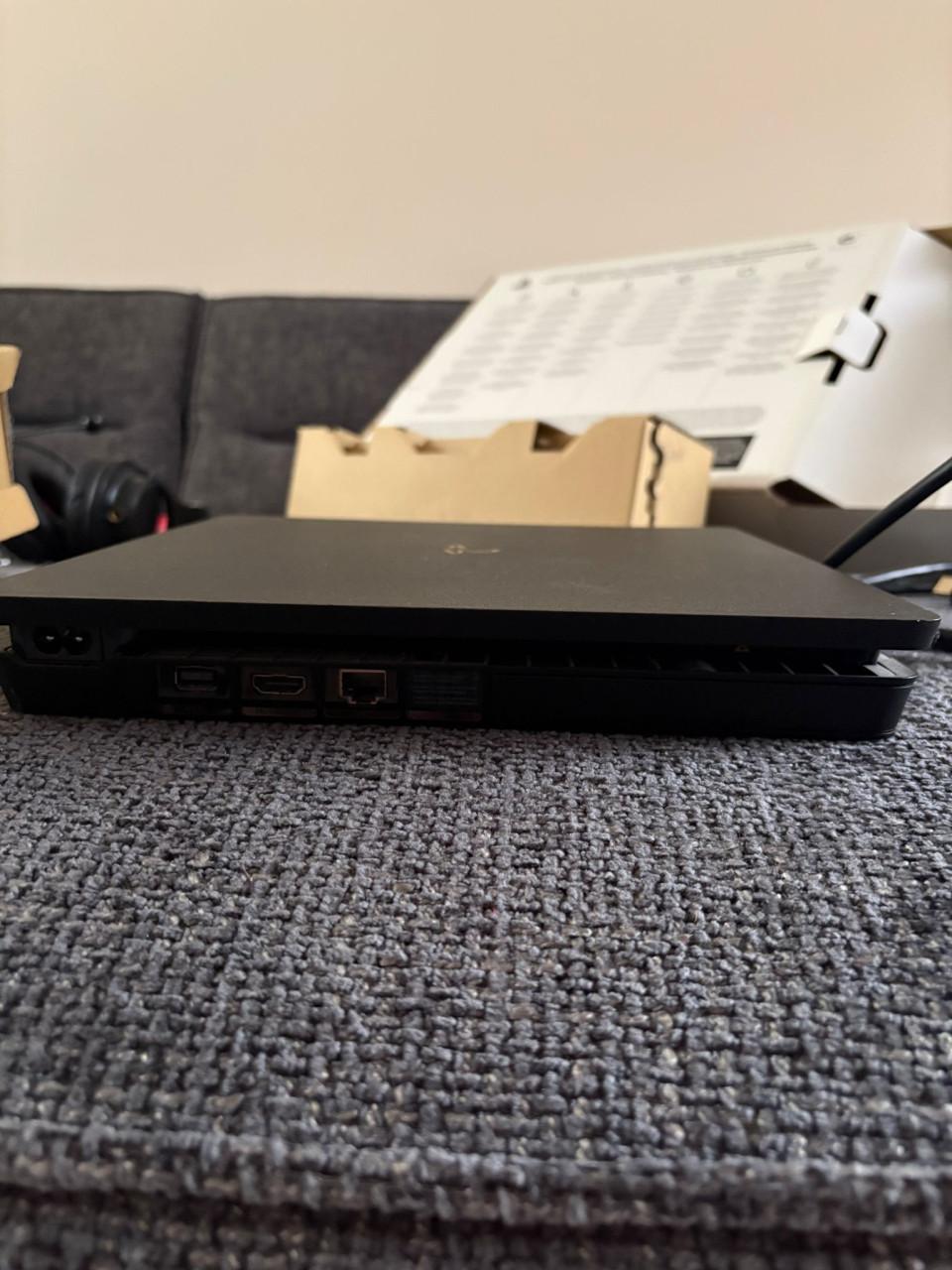 Playstation 4 compleet met headset controller etc