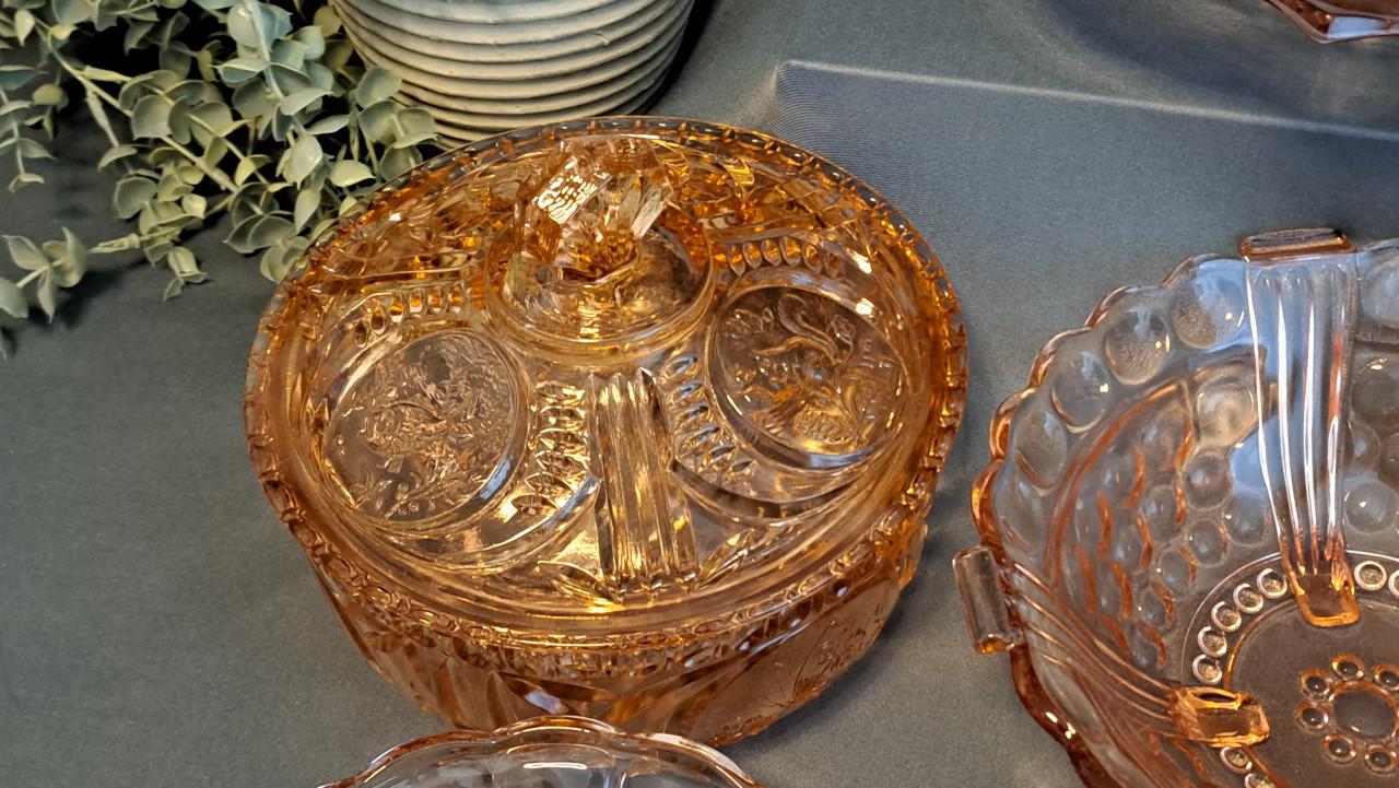 Diverse mooie vintage Rosaline glasschalen e.d.