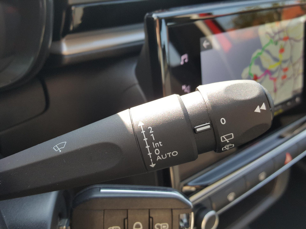 Citroen C3 1.2 puretech 83pk s&s plus navigatie | cruise & climate control 