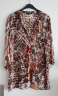 Gekleurd shirt blouse met kleurtjes en steentjes maat 44