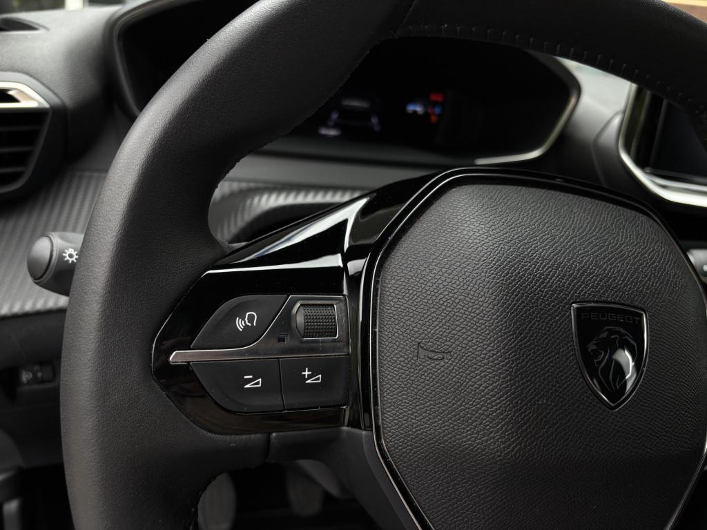 Peugeot 2008 1.2 puretech allure pack