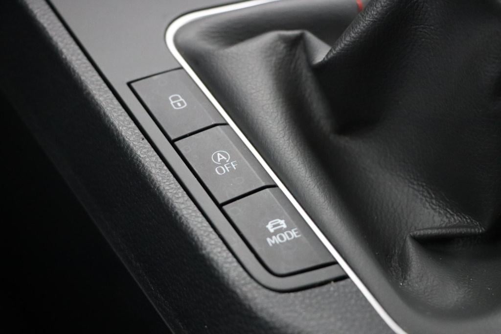 Seat Ibiza 1.0 ecotsi fr business connect 95pk