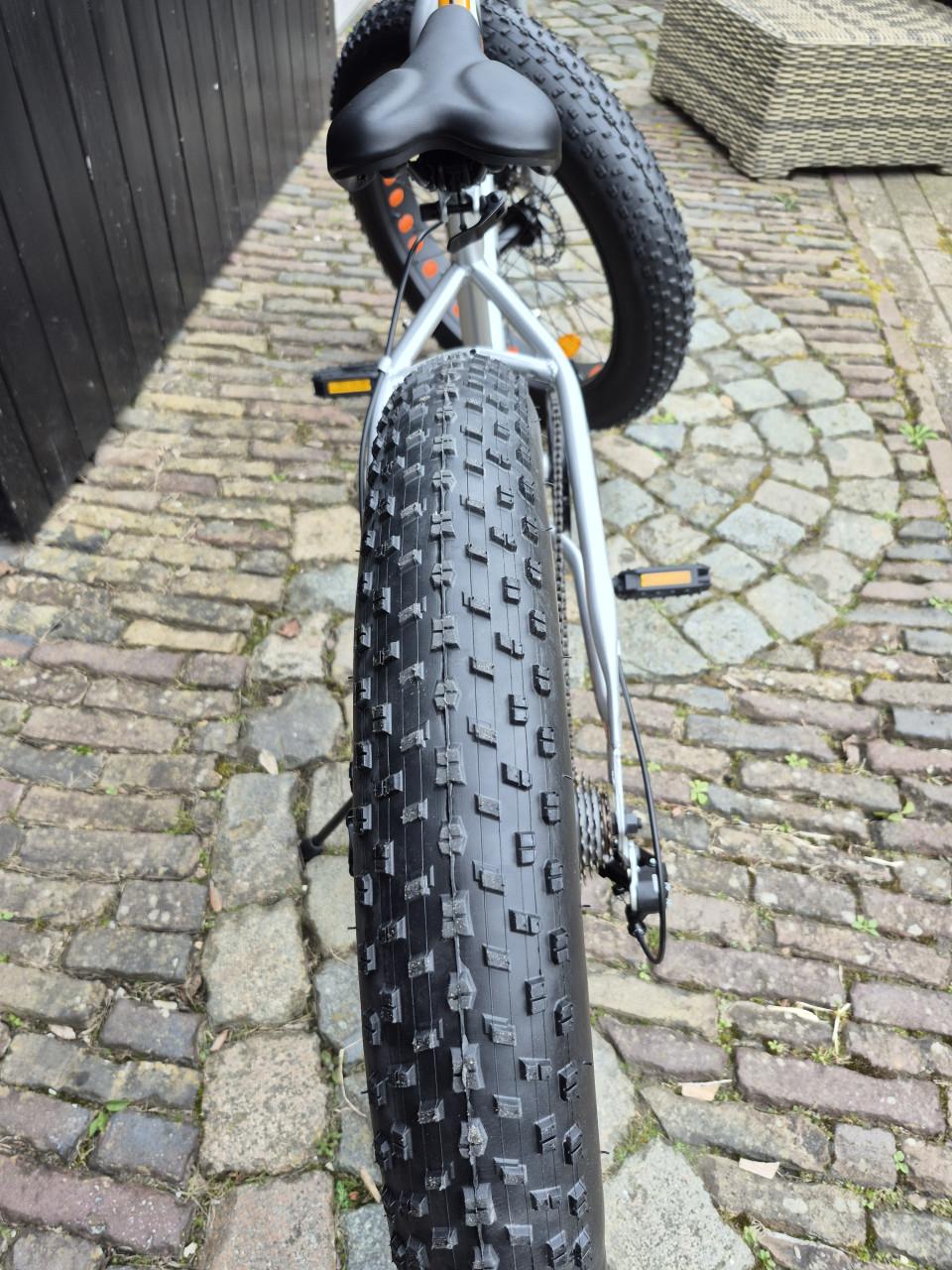 Fiets met dikke banden