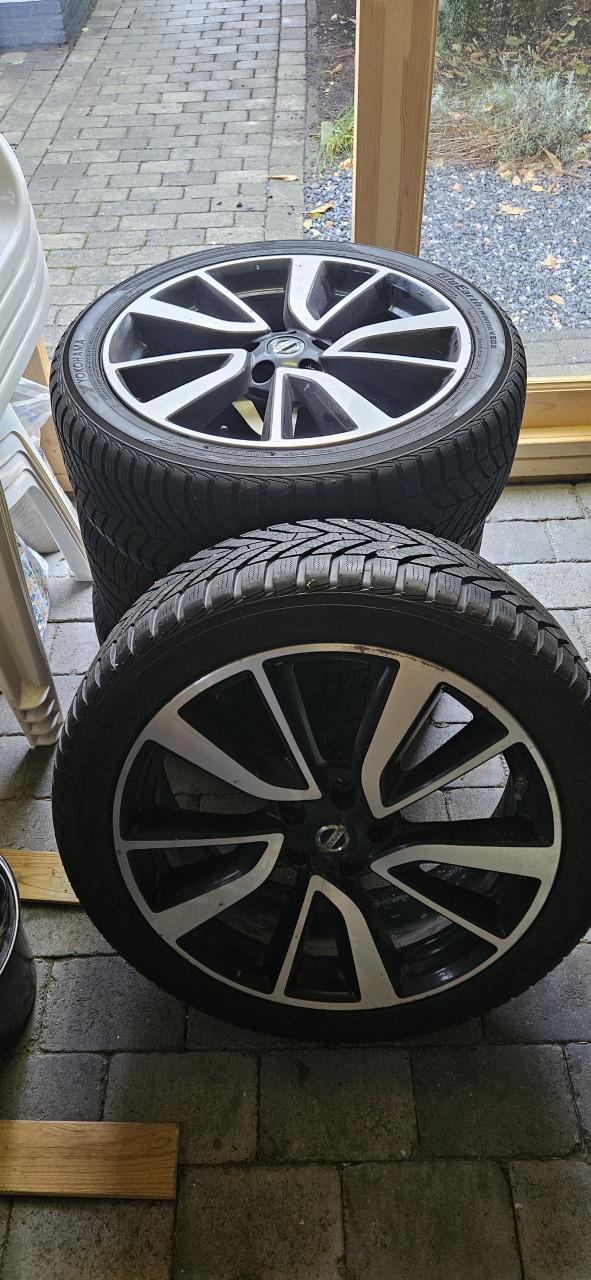Nissan velgen met winterbanden
