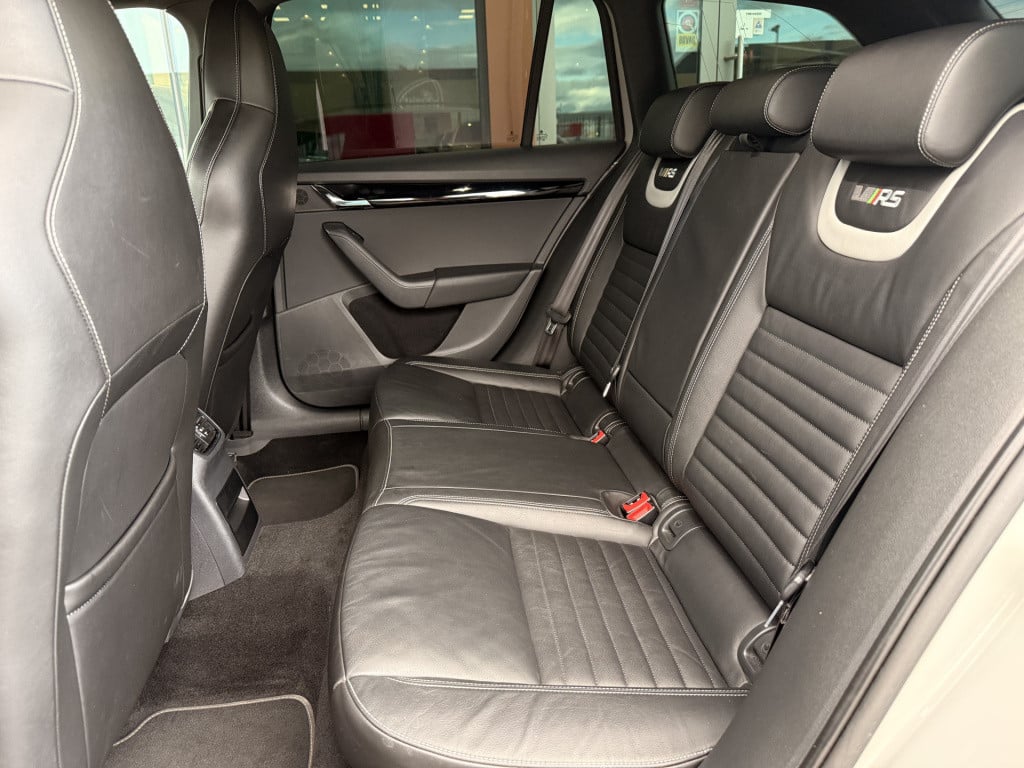 Skoda Octavia 2.0 tsi rs 230 pk | standkachel | leder | canton audio | navi