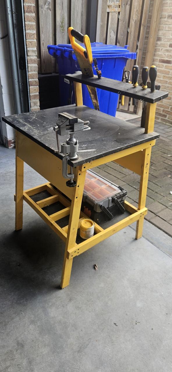 Leuk werkbankje voor de kids (gratis)